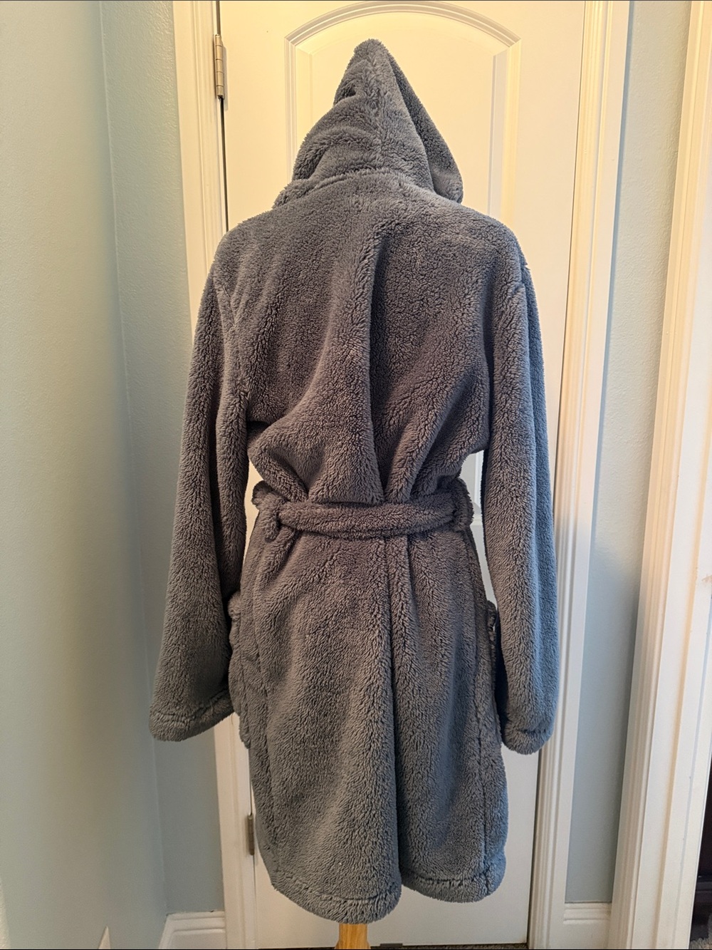 UGG Plush Hooded Robe in Charcoal Gray - Picture 6 of 7
